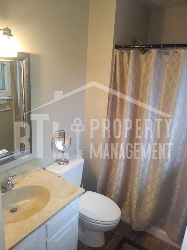 Building Photo - Furnished Kimberling City Duplex! ALL UTIL...
