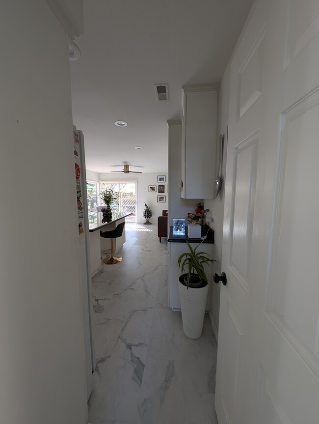 Building Photo - 42 Almond Tree Ln
