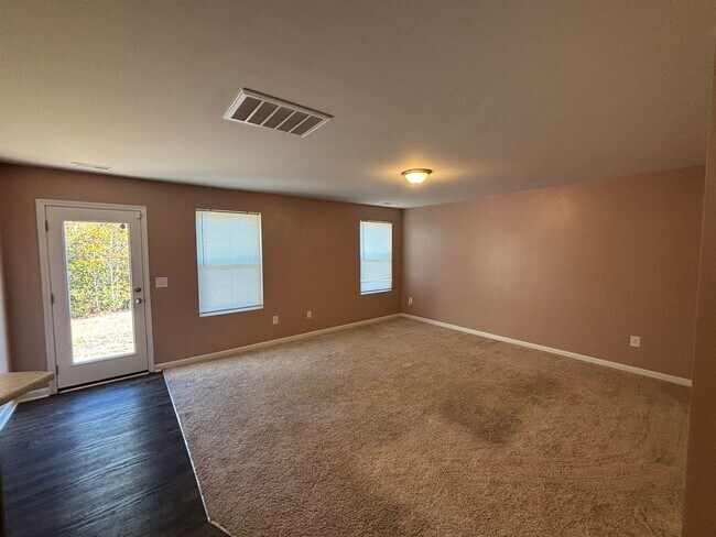 Building Photo - Single Family Home in Cul-de-sac- Holly Ridge