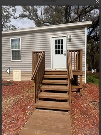 Building Photo - 3/2 Brooksville Available Now !