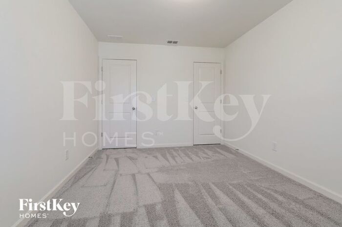 Building Photo - 135 Knightsbridge Ln