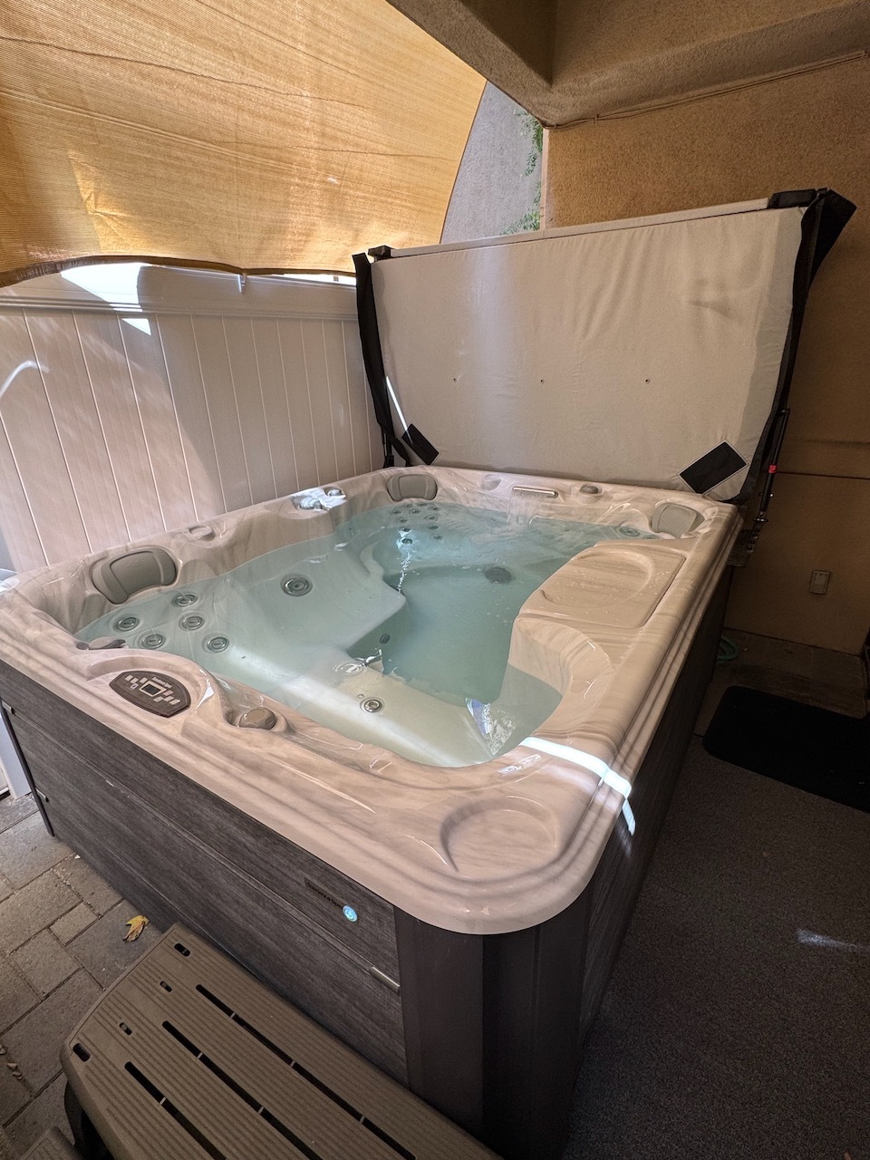 private hot tub spa - 4365 Troost Ave