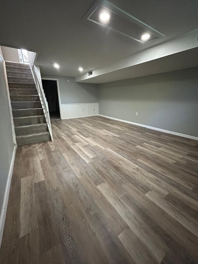 Building Photo - 3304-3306-3306 Kilwinning Pl