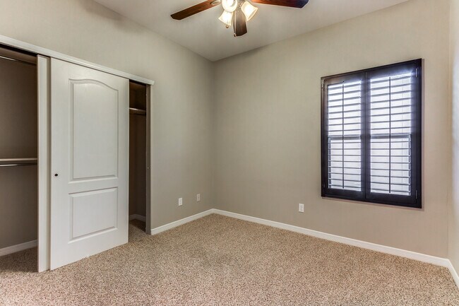 Building Photo - Home For Rent - Beautiful 4 Bedroom Home in Tierra Del Este Subdivision w/ Refrigerated Air!