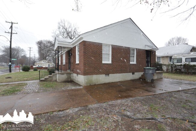 Building Photo - National/Guernsey Duplex