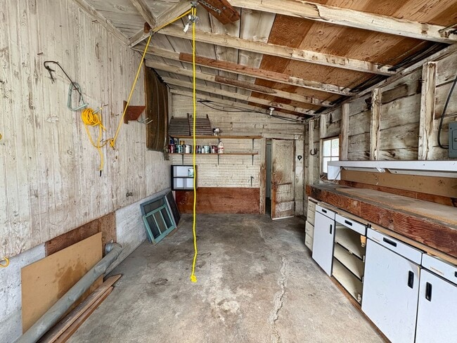 Building Photo - 2 bed 1 bath Home Near the Historic District