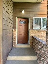 Building Photo - 3556 Van Buren Ave