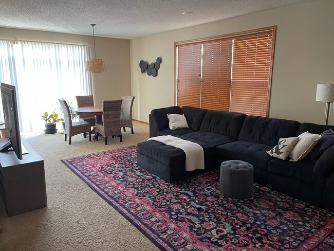 Primary Photo - 15599 Early Bird Cir