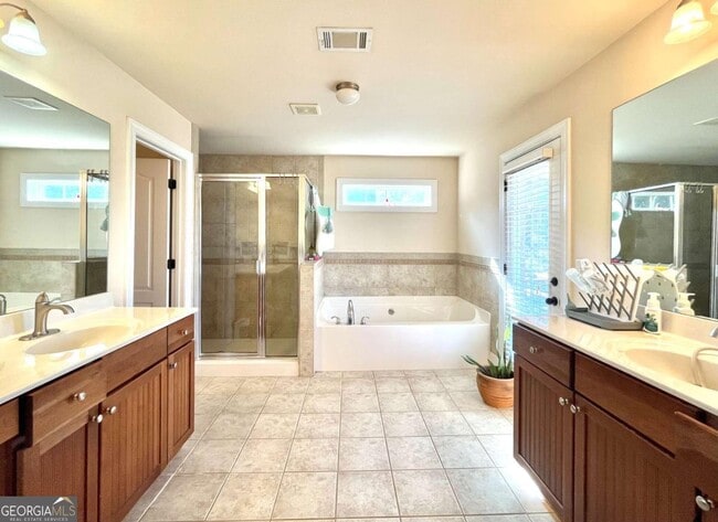 Building Photo - 440 Highgate Dr