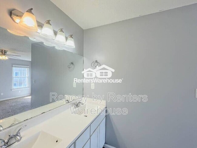 Building Photo - 651 Ridge Cir