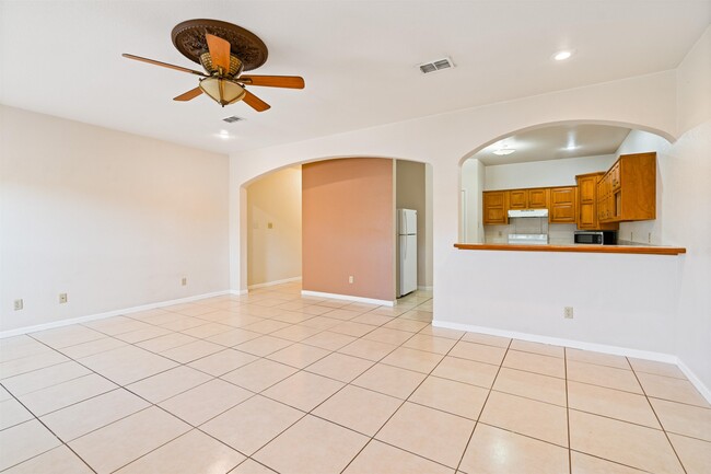 Building Photo - 113 Ramon Cardenas Dr