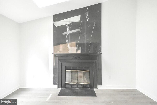 Building Photo - 6304 Juanita Ct