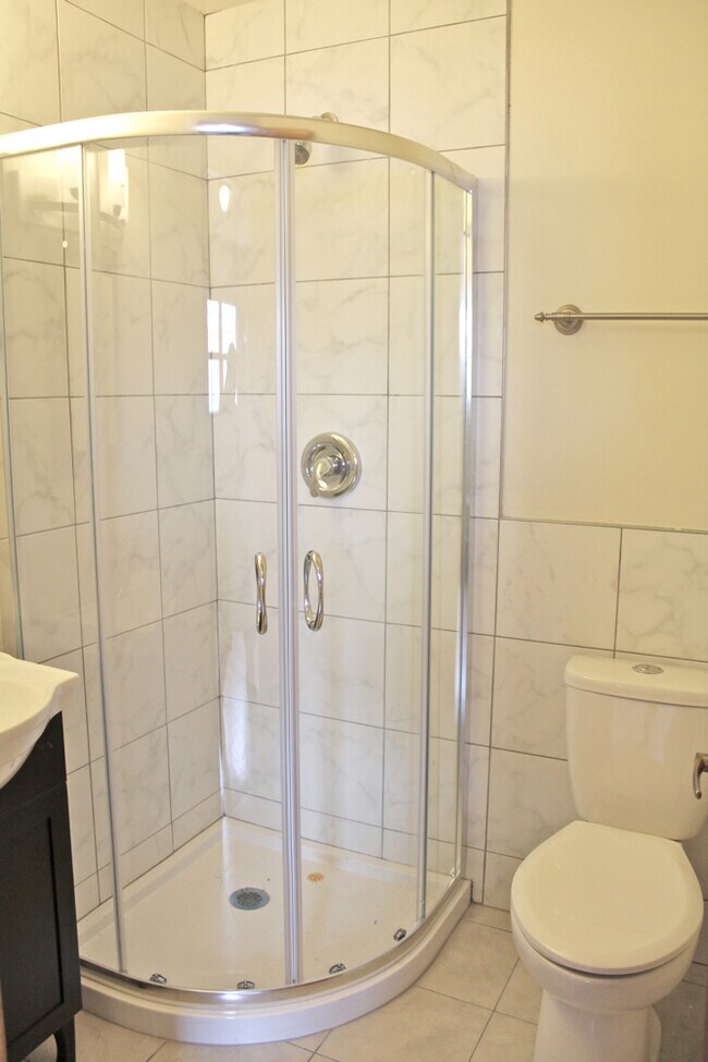 Building Photo - 7870 W Cahill Terrace