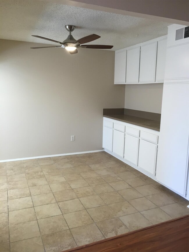 Building Photo - 1631 Avenida Selva