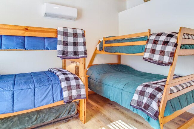 Building Photo - 311 S 16th St