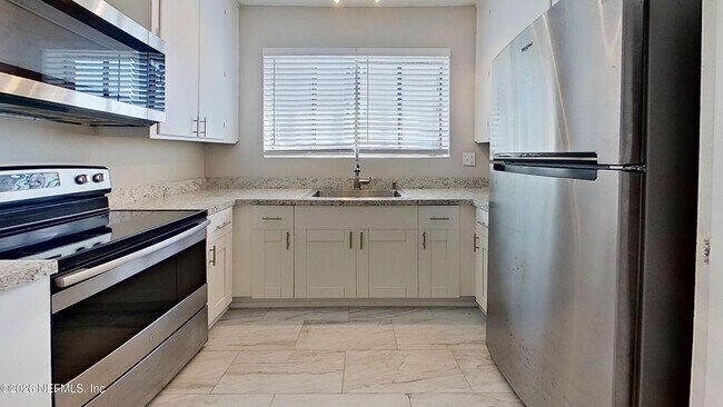 Building Photo - 1436 Le Baron Ave