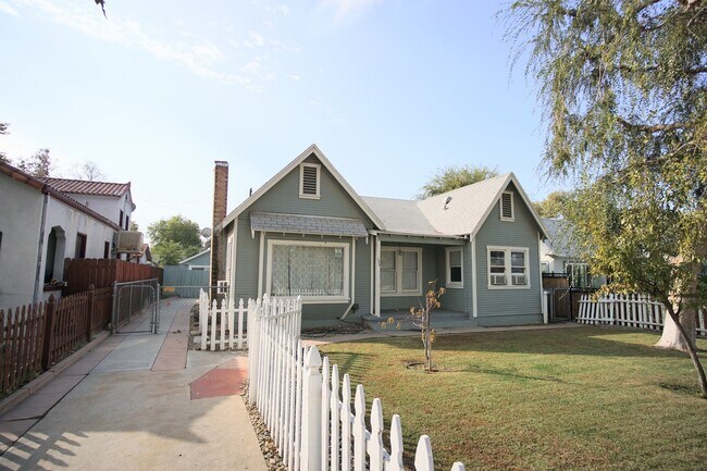 Building Photo - 127 Quincy St