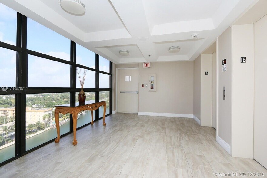 Building Photo - 2401 Collins Ave