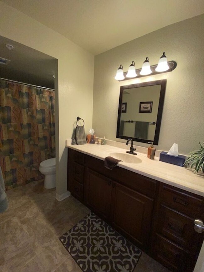 Building Photo - 1 Bedroom Laughlin Condo located in South Bay