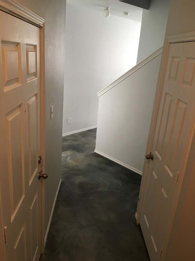 Building Photo - 10723 Mathom Landing