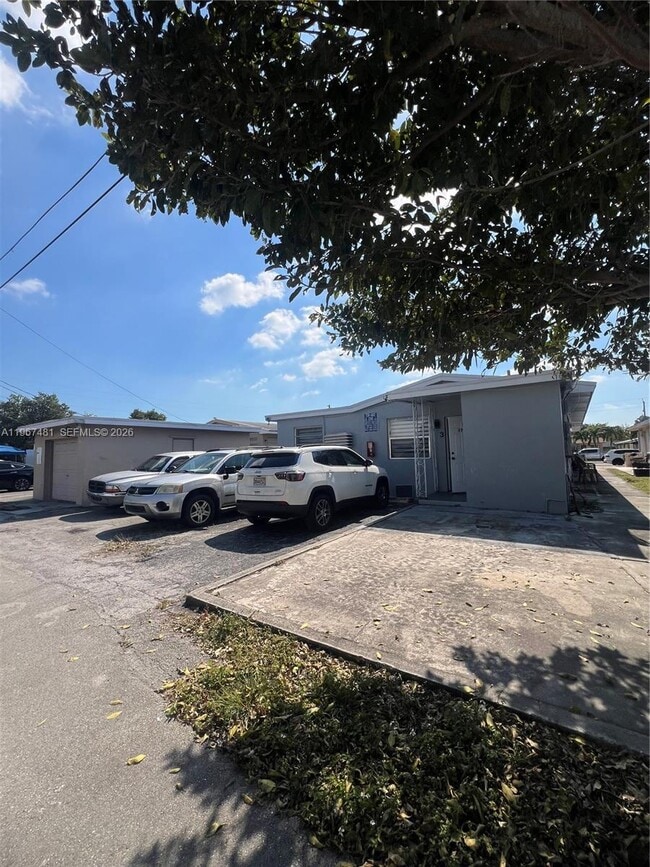 Building Photo - 1711 Thomas St