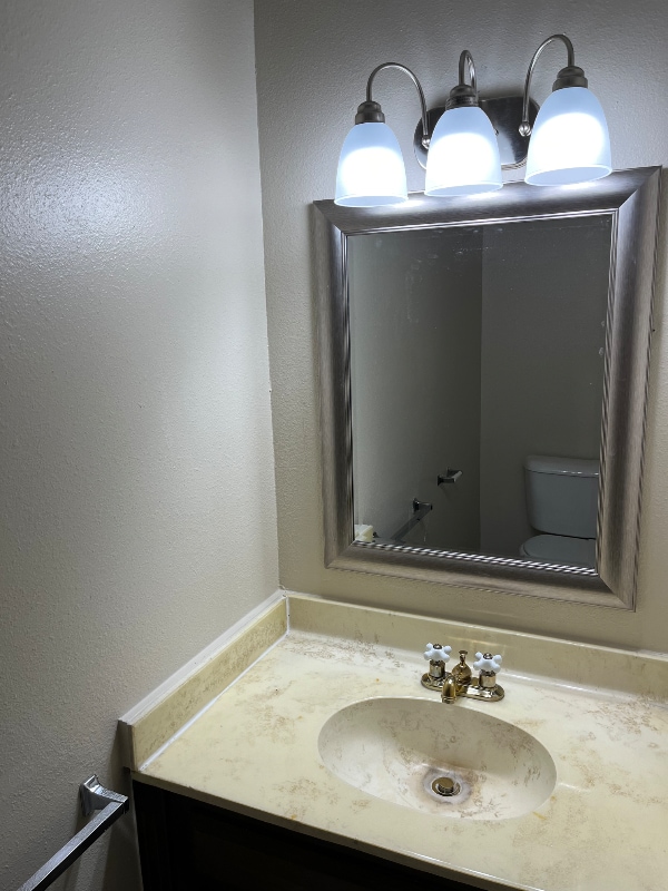 Building Photo - 1823 Greenwood Ln