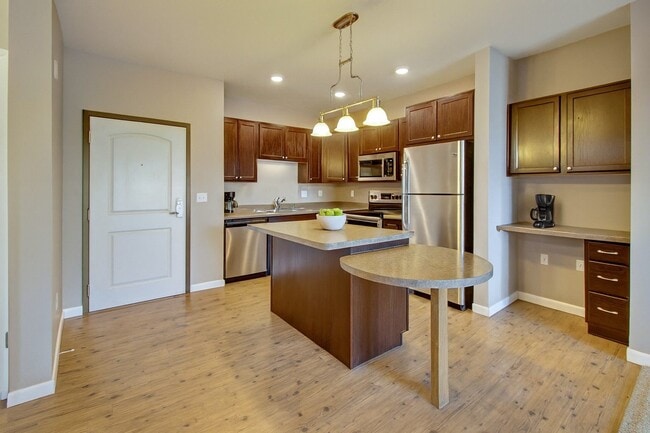 Building Photo - Dakota Commons Apartment Homes