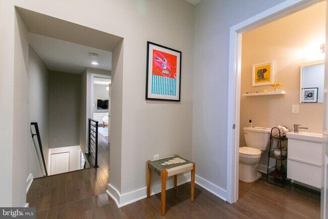 Building Photo - 911 S 20th St