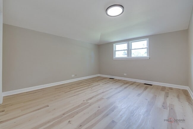 Building Photo - 4021 W Estes Ave