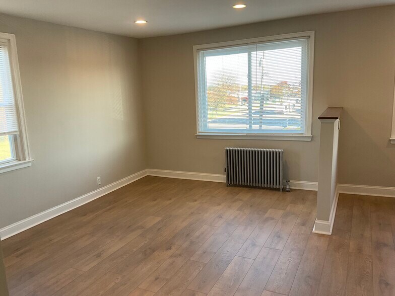 Primary Photo - 1631 Elaine St