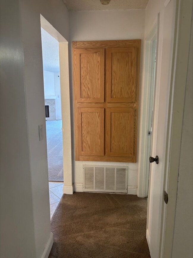 Building Photo - Charming Two-Bedroom, Two-Bath Duet in Pri...