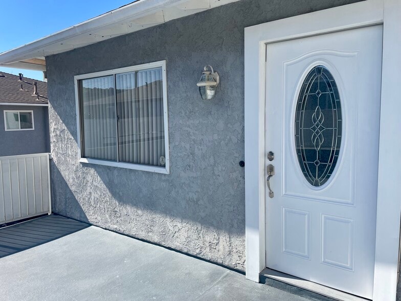 Building Photo - 28164 Robin Ave