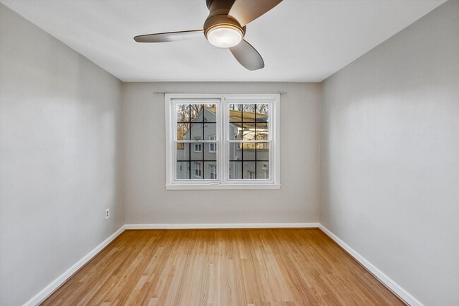 Building Photo - 704 S Arlington Mill Dr