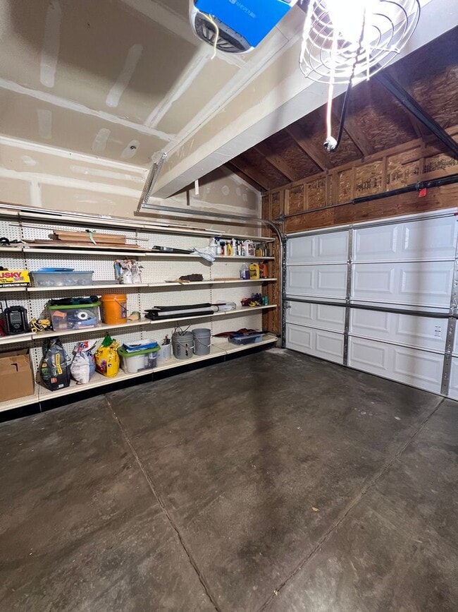 Building Photo - Beautiful 4 Bedroom Home In Wolf Creek Available in March!