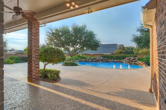 Building Photo - 20806 E Cameron Ridge Dr