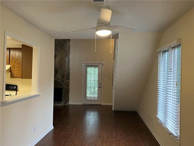 Building Photo - 1717 Wynndowne Trail