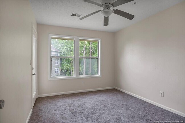 Building Photo - 6716 Willowbrook Dr