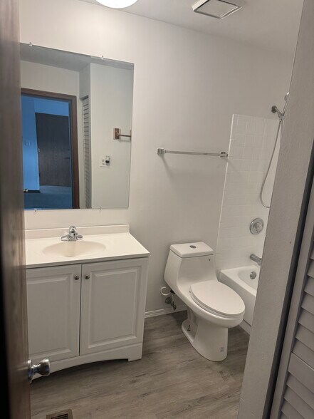 Bathroom - 1521 Berg Dr