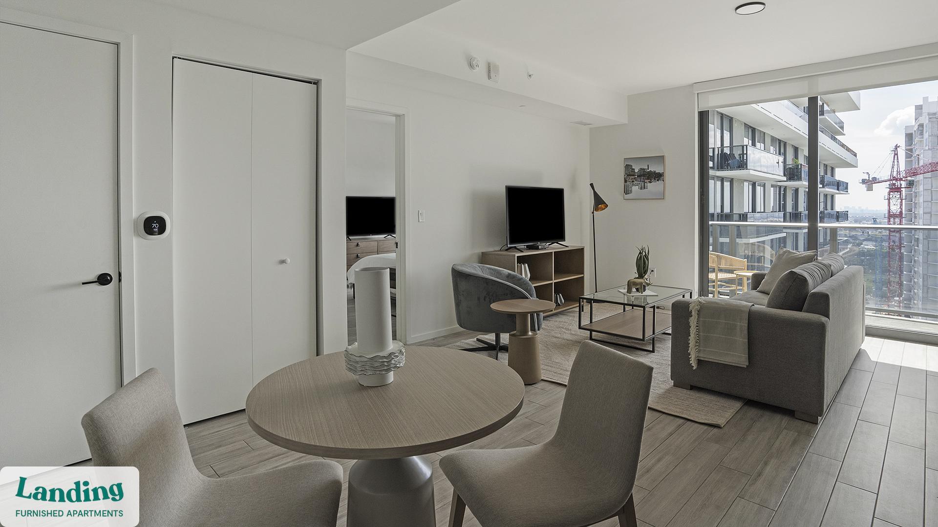 Building Photo - 301 SW 1st Ave