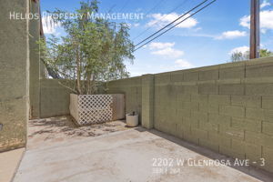 Building Photo - 2202 W Glenrosa Ave