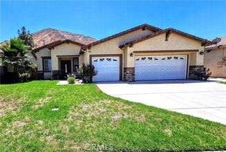 Building Photo - 17371 Redmaple St