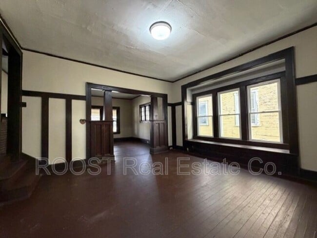 Building Photo - 457/459 E Madison Ave