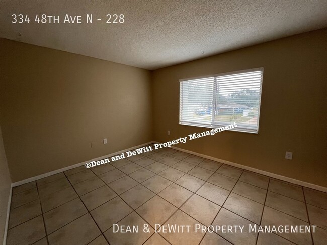 Building Photo - 1/1 Condo in St. Pete - For Rent