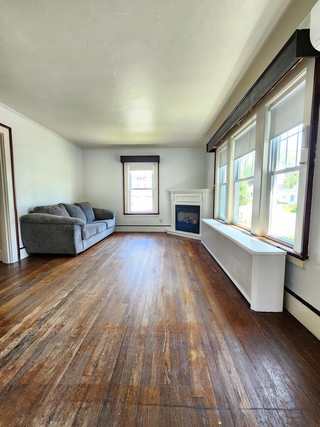 Building Photo - 71 14th St