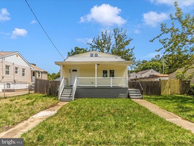 Building Photo - 903 Minna Ave