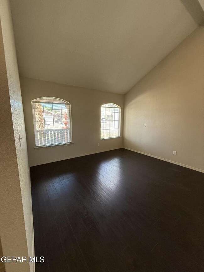 Building Photo - 12557 Paseo Lindo Dr