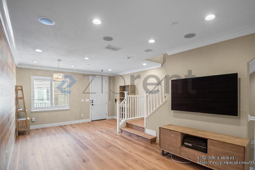 Building Photo - 410 Longden Ave