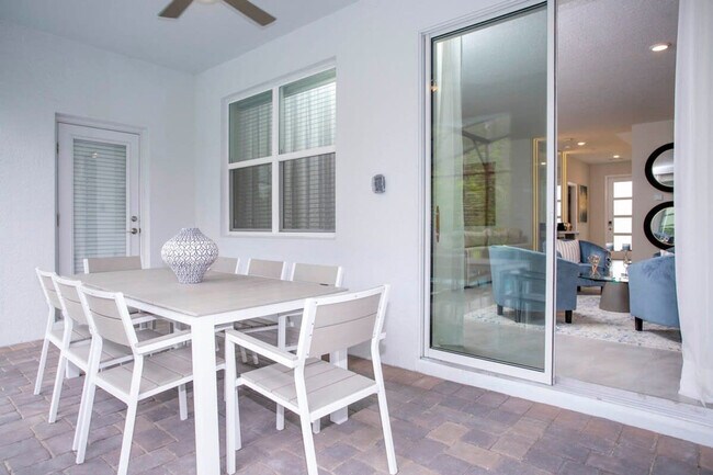 Building Photo - 2713 Bookmark Dr