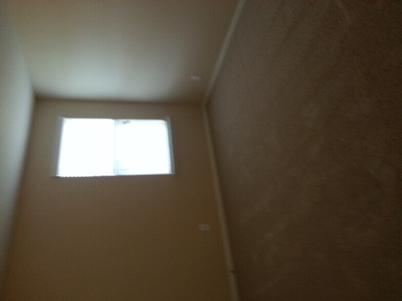 Building Photo - 10237 Metz Vly