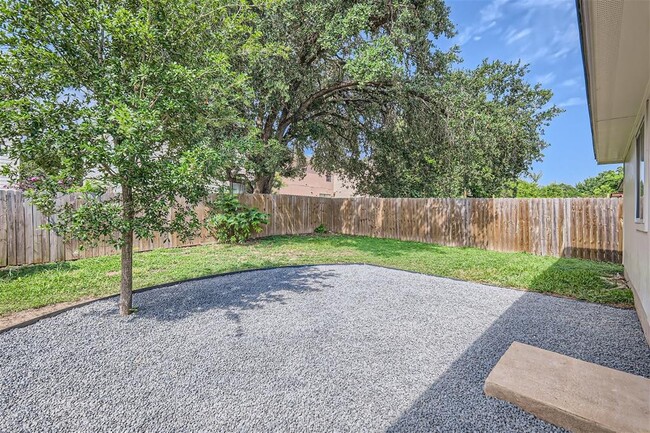 Building Photo - 6937 Sabrina Dr